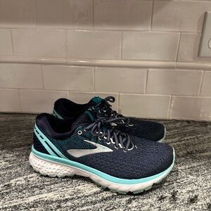 Women’s Brooks Ghost 11 Size 8.5